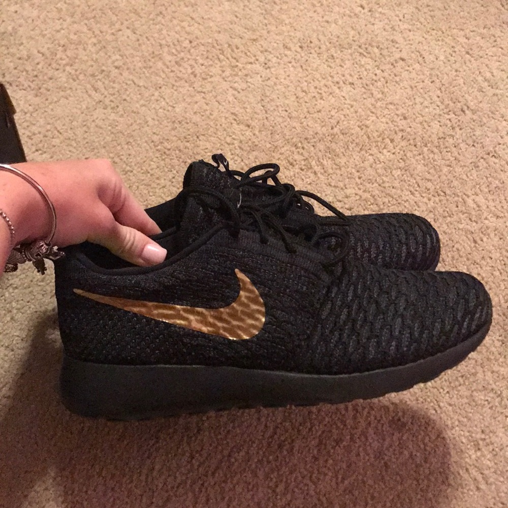 nike customized roshes